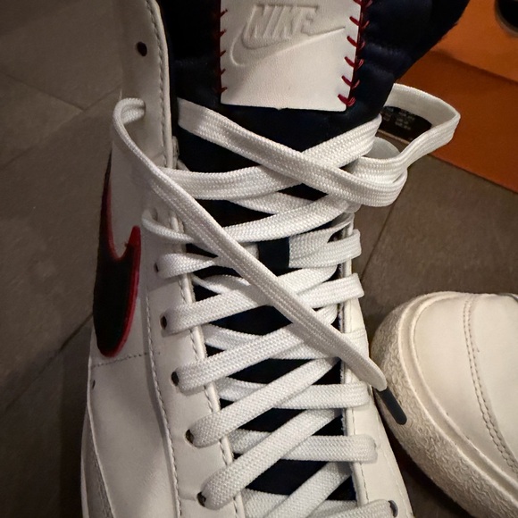 Nike Blazer Mid '77 Vintage in Red & Navy - Picture 11 of 16